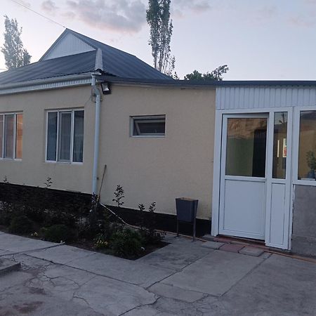 Guest House Lola Kochkor 外观 照片